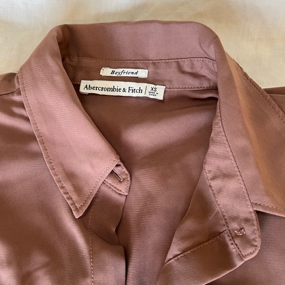Silky/satin button up from Abercrombie! - Picture 8 of 8